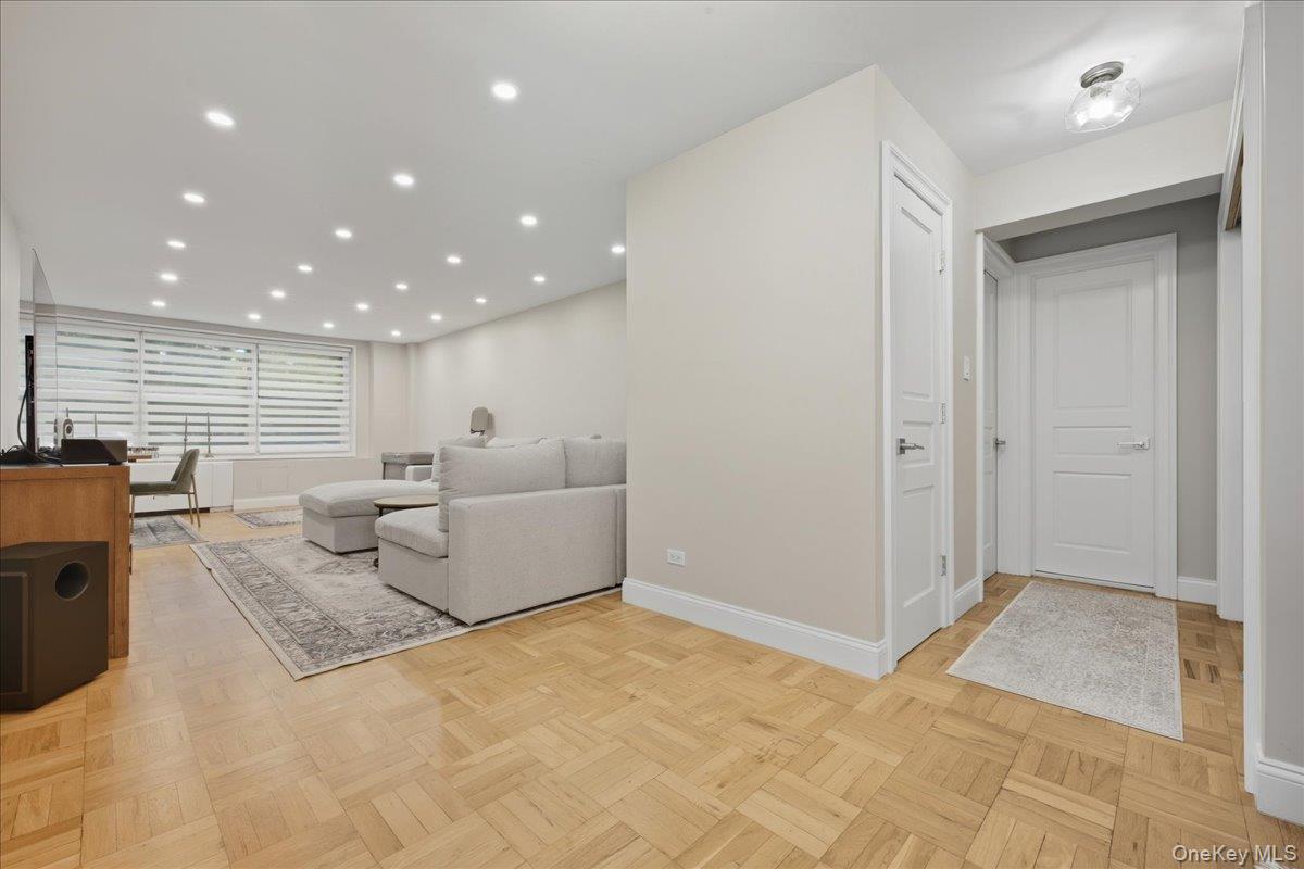 #5 photo, 21140 18th Avenue, クイーンズ区 Bayside , NY 11360