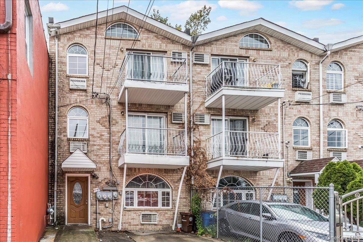 #1 photo, 94-86 218th Street, クイーンズ区 Queens Village , NY 11428