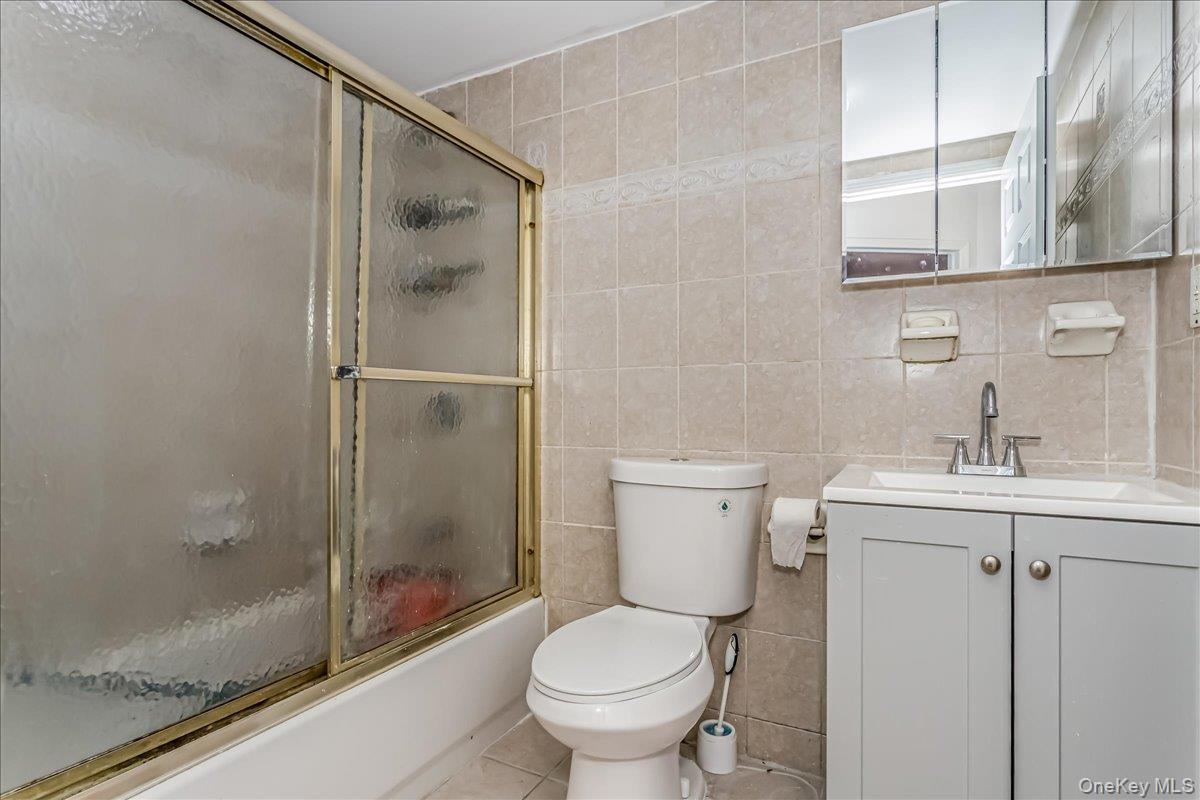 #10 photo, 94-86 218th Street, クイーンズ区 Queens Village , NY 11428