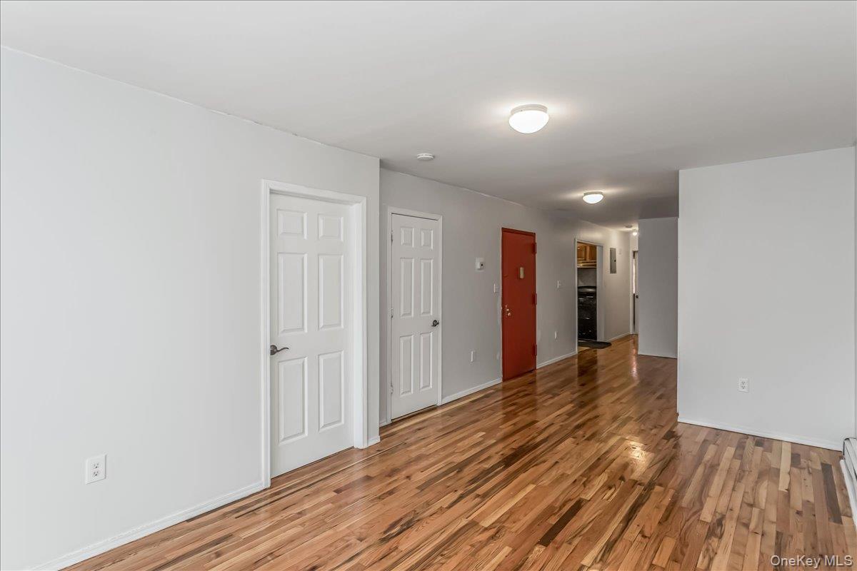 #11 photo, 94-86 218th Street, クイーンズ区 Queens Village , NY 11428