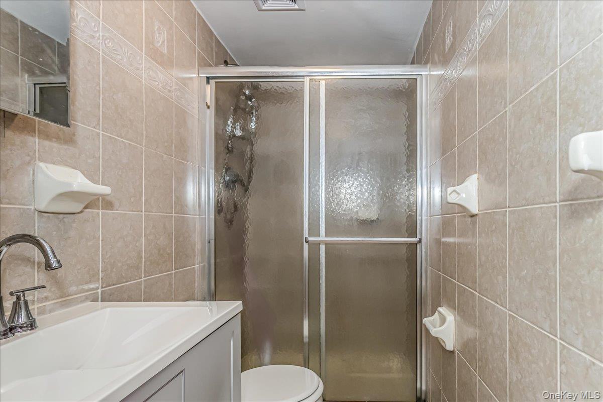 #18 photo, 94-86 218th Street, クイーンズ区 Queens Village , NY 11428