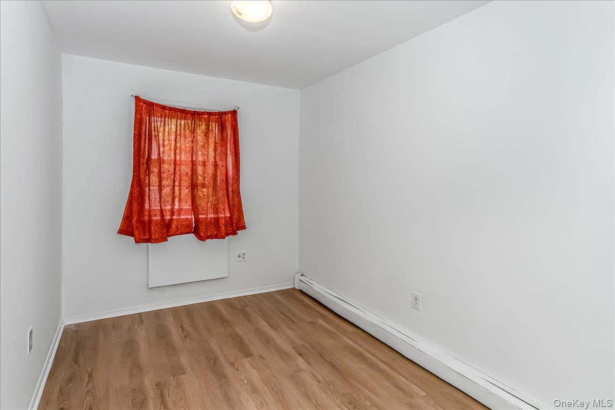 #8 photo, 94-86 218th Street, クイーンズ区 Queens Village , NY 11428