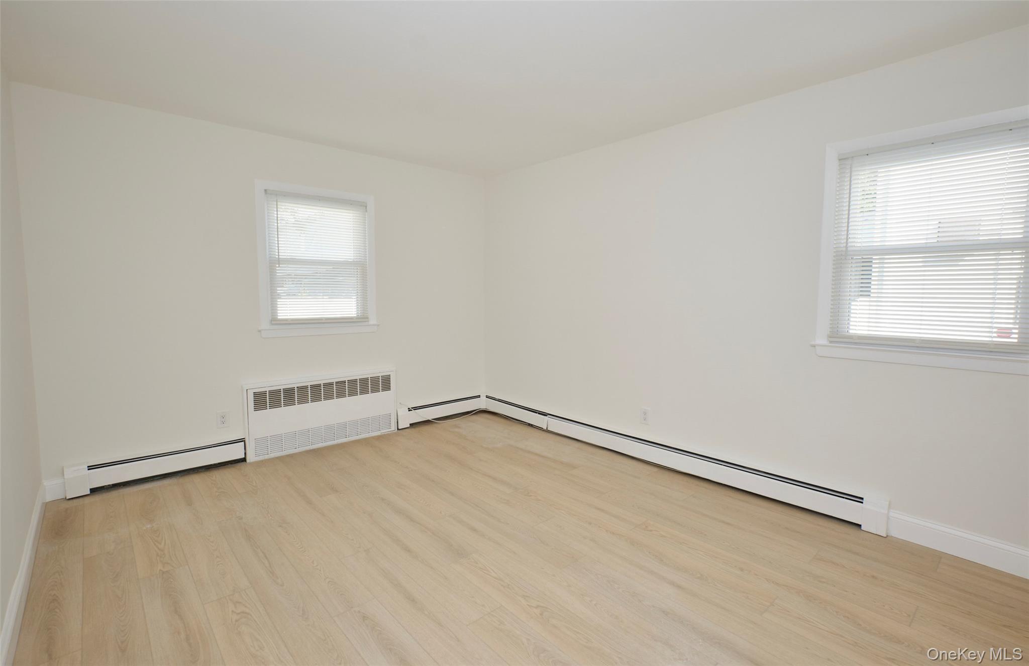 #16 photo, 9 Court Street, ナッソー郡 Elmont , NY 11003