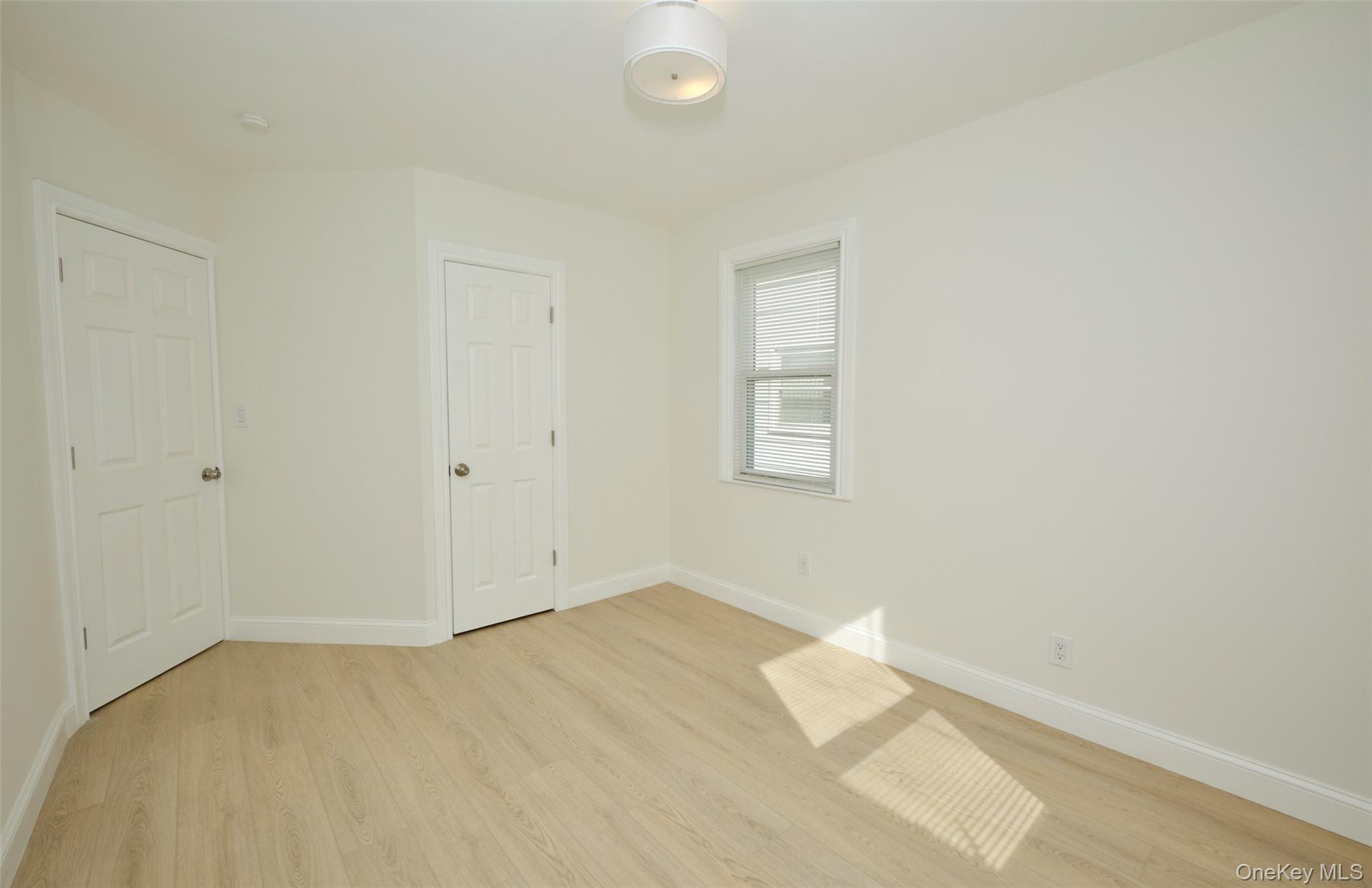 #18 photo, 9 Court Street, ナッソー郡 Elmont , NY 11003