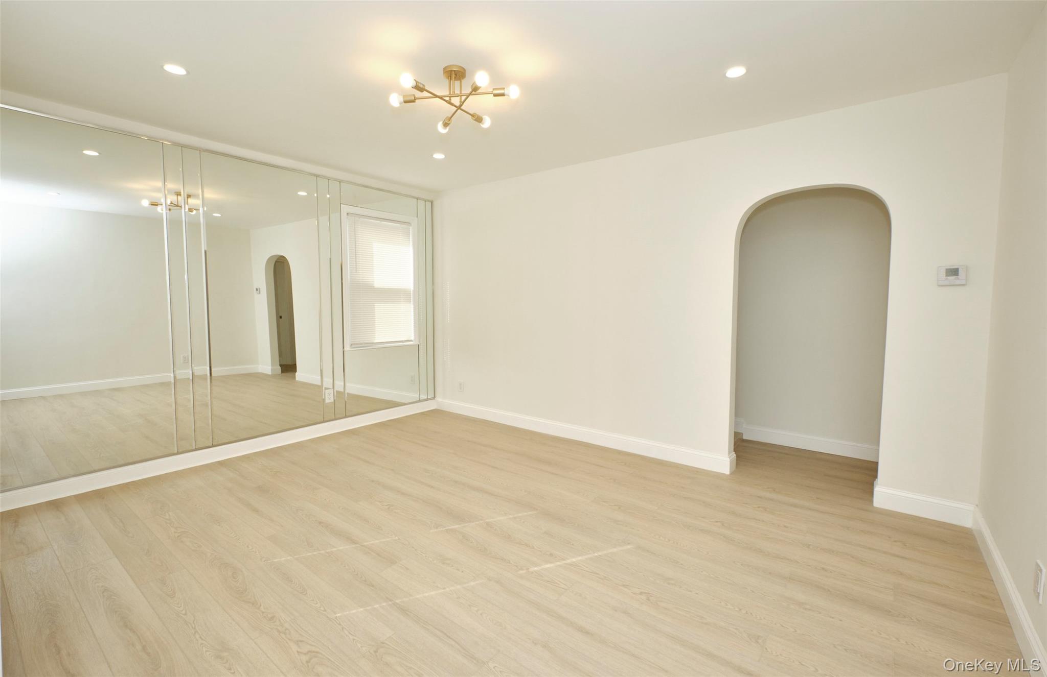 #8 photo, 9 Court Street, ナッソー郡 Elmont , NY 11003