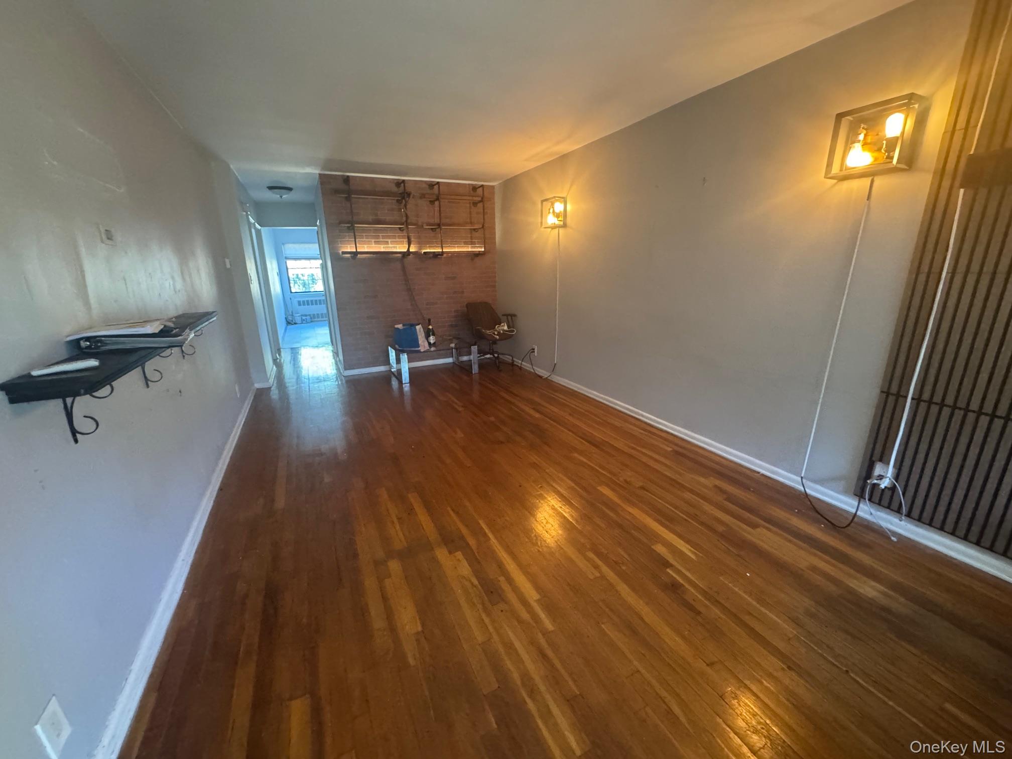 #4 photo, 2524 72nd Street, クイーンズ区 East Elmhurst , NY 11370