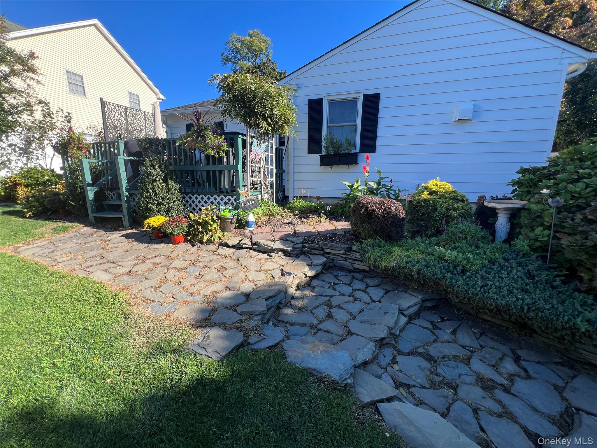 #20 photo, 2 Overlook Drive, Huntington , NY 11743