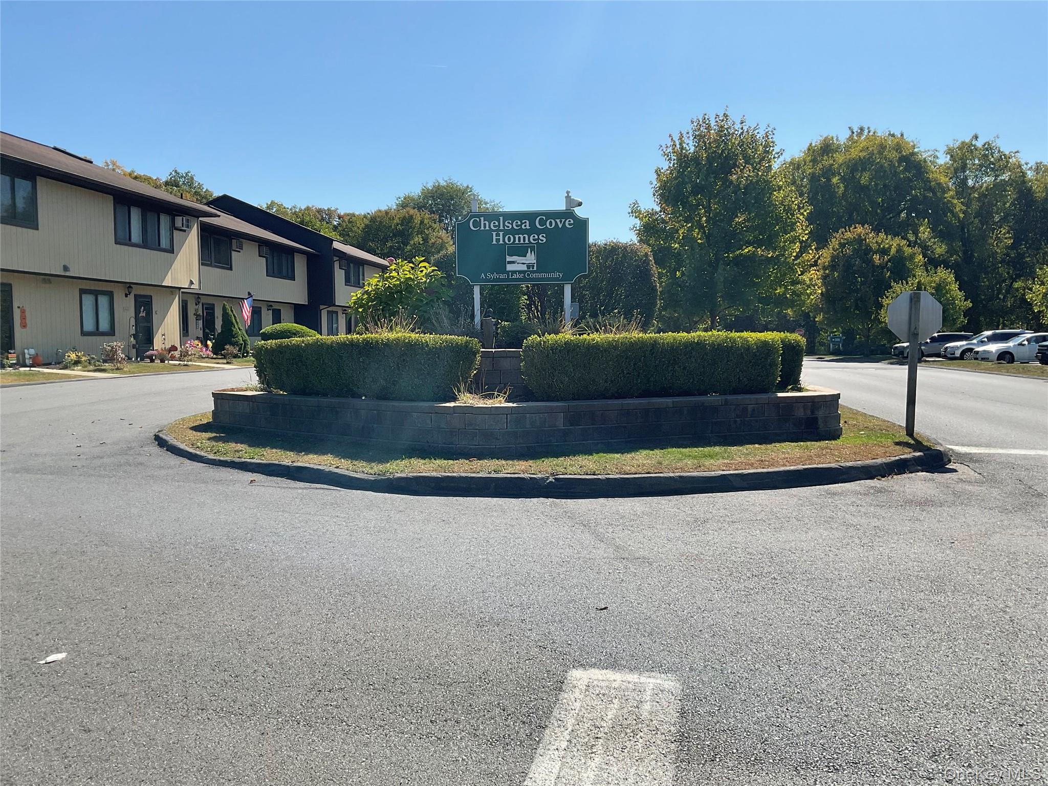 #1 photo, 706 S Chelsea Cove, Hopewell Junction , NY 12533