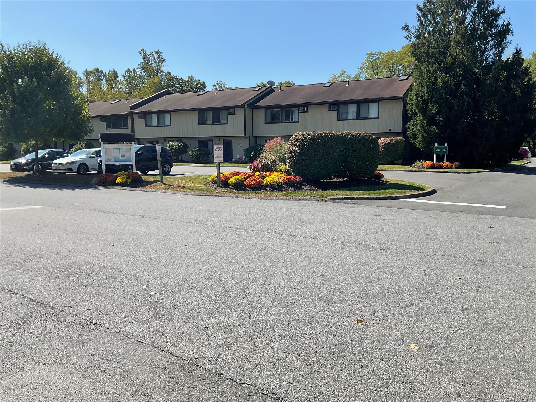 #2 photo, 706 S Chelsea Cove, Hopewell Junction , NY 12533