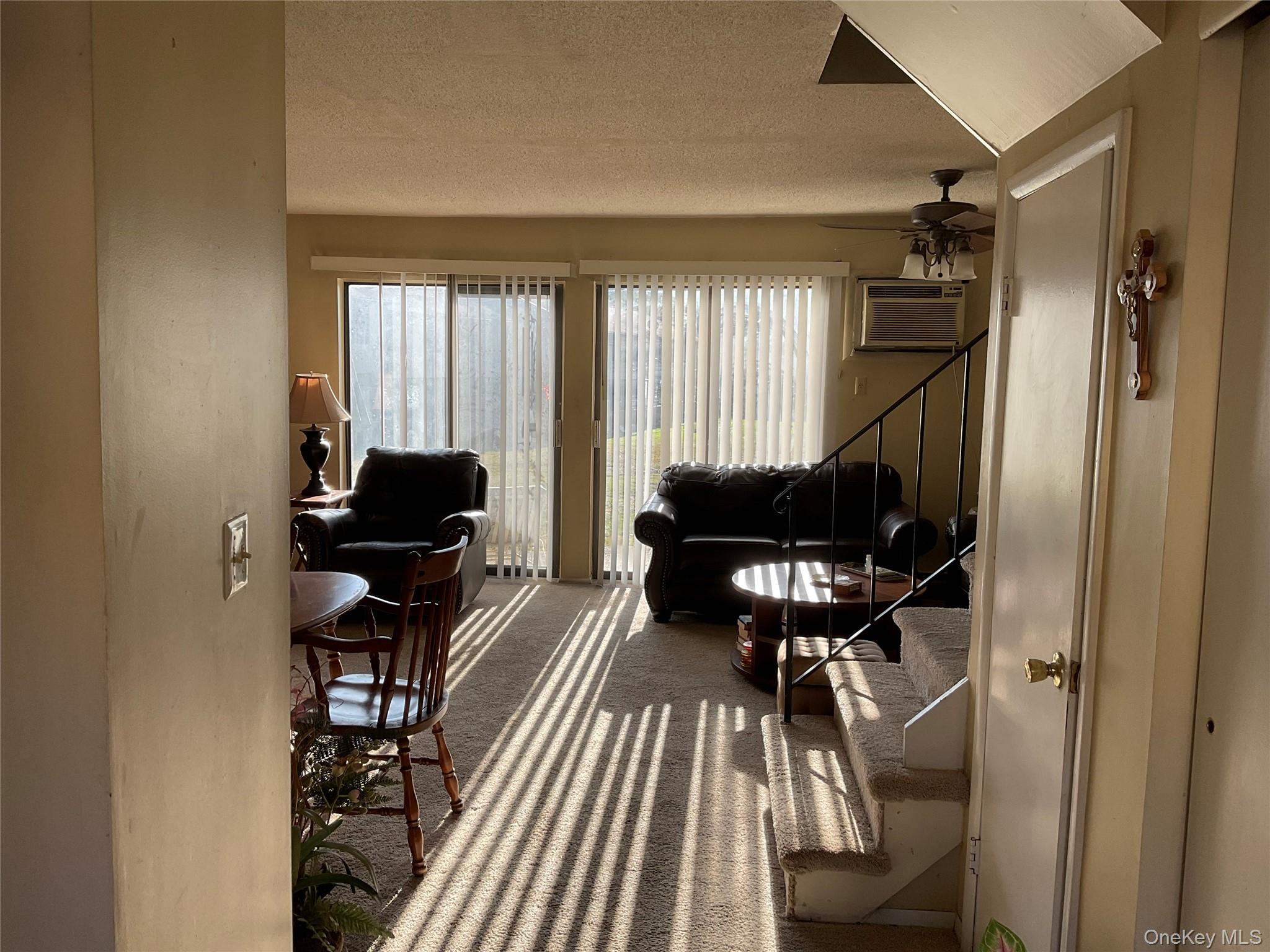 #4 photo, 706 S Chelsea Cove, Hopewell Junction , NY 12533