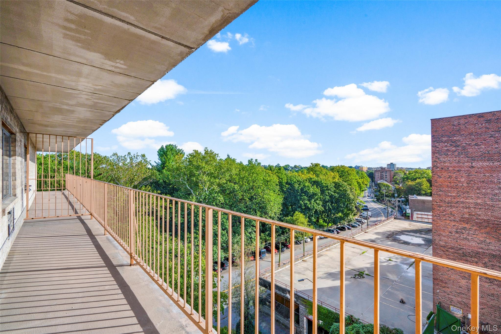 #10 photo, 687 Bronx River Road, Yonkers , NY 10704