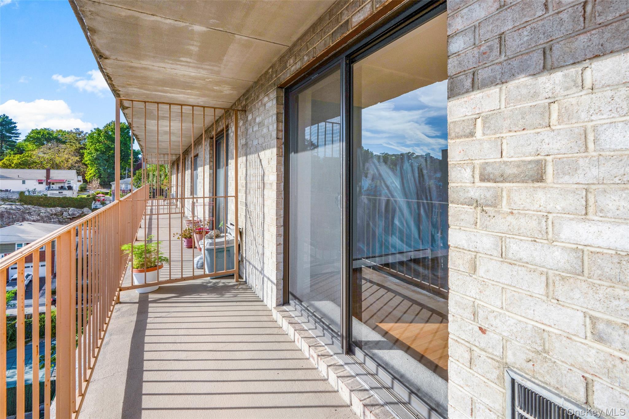 #12 photo, 687 Bronx River Road, Yonkers , NY 10704