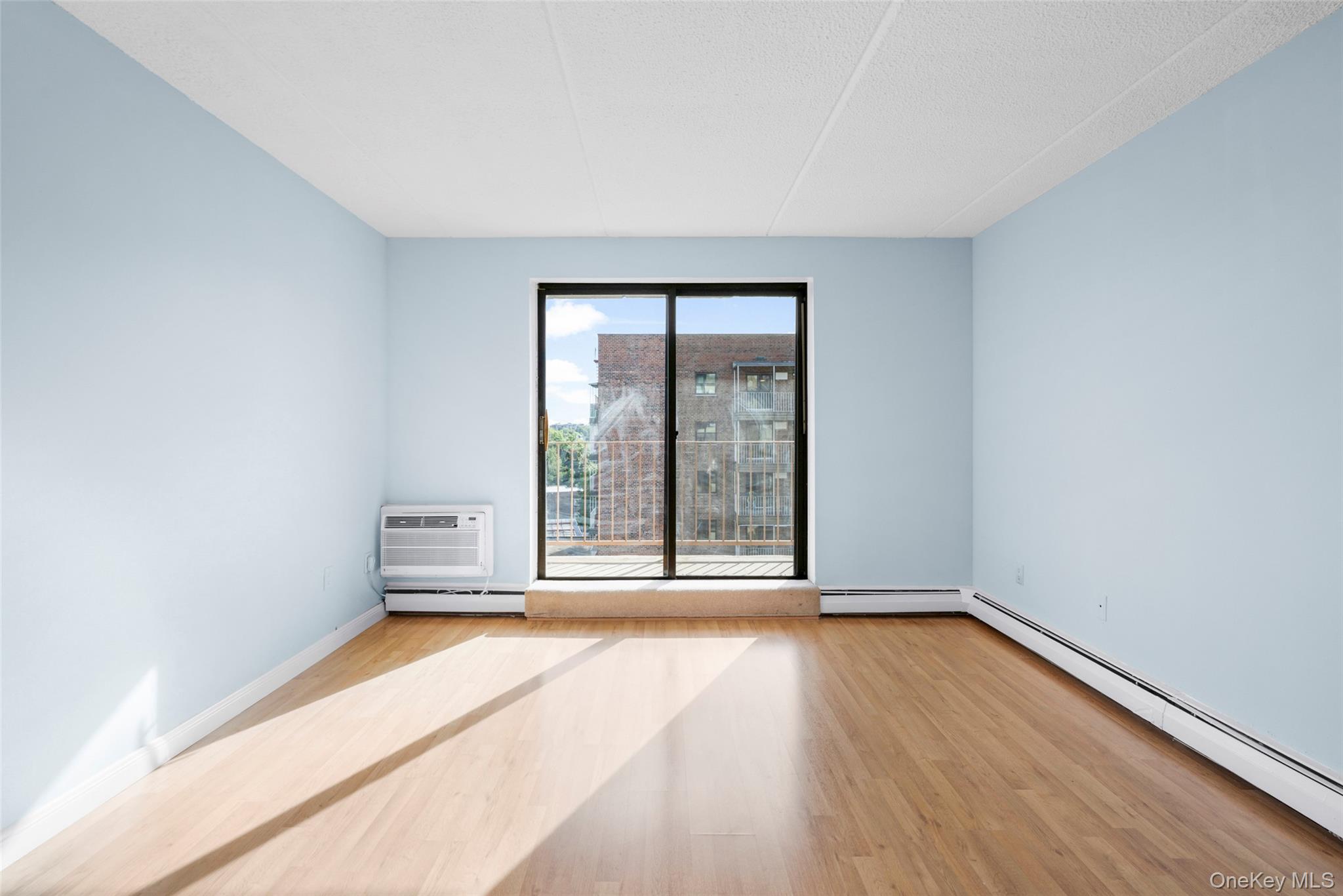 #4 photo, 687 Bronx River Road, Yonkers , NY 10704