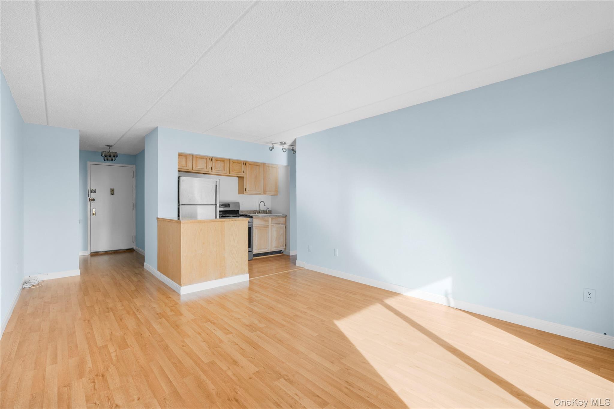 #5 photo, 687 Bronx River Road, Yonkers , NY 10704