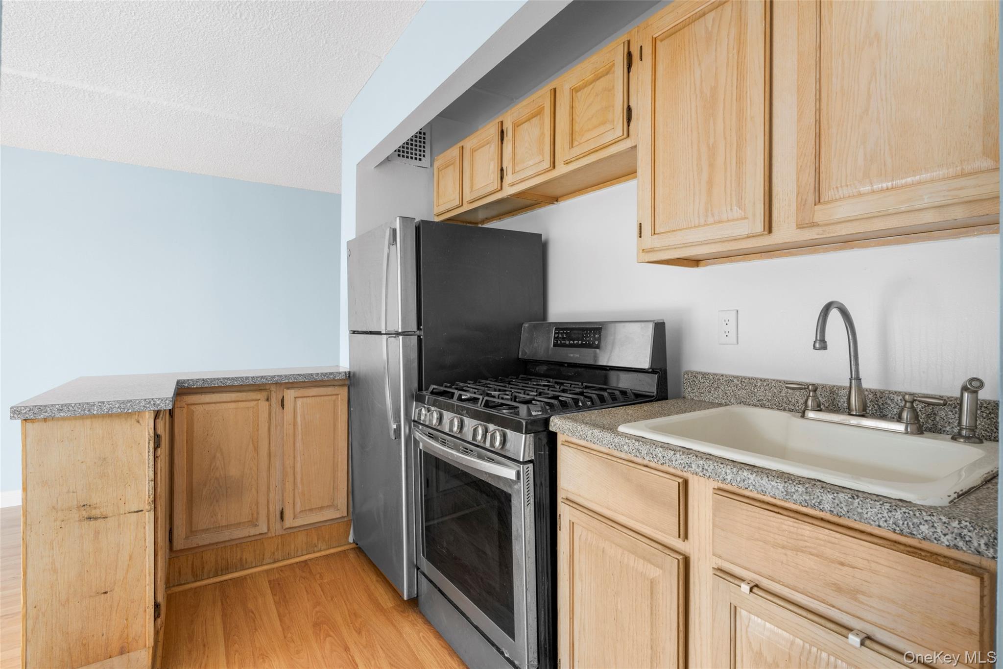 #6 photo, 687 Bronx River Road, Yonkers , NY 10704