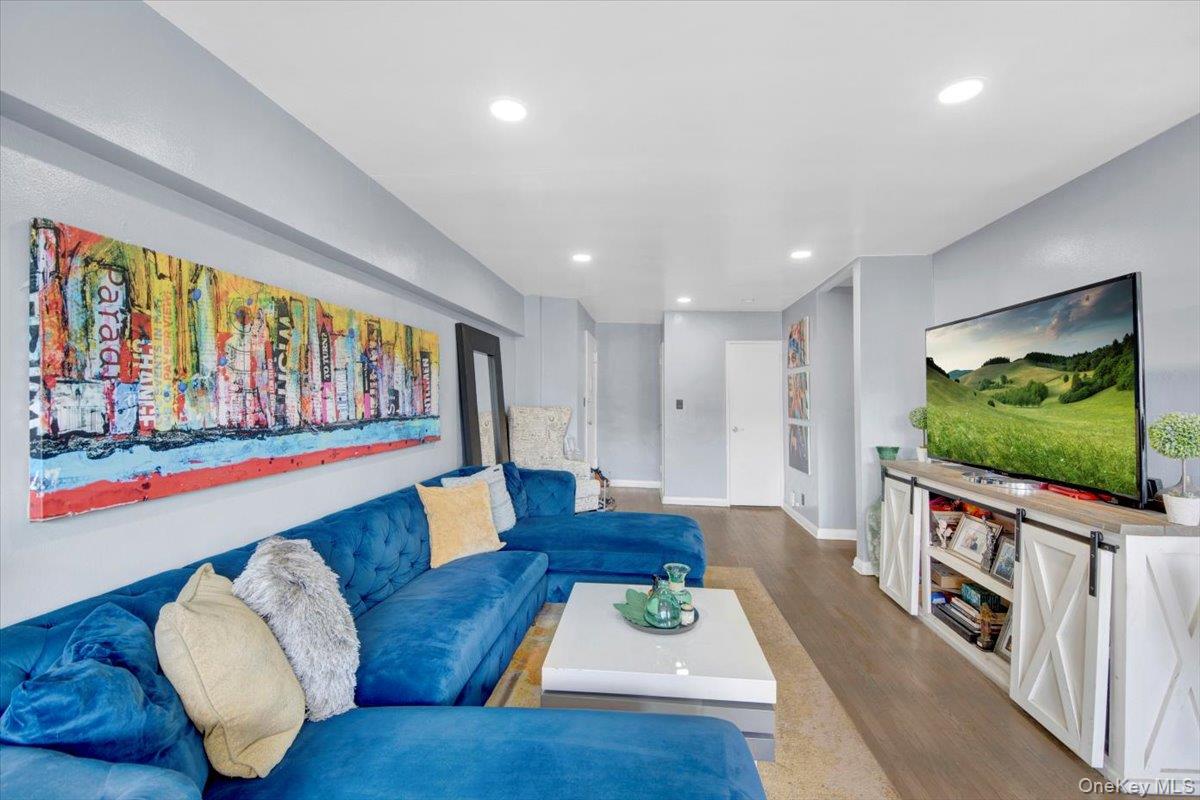 #11 photo, 610 Waring, ブロンクス区 Bronx , NY 10467