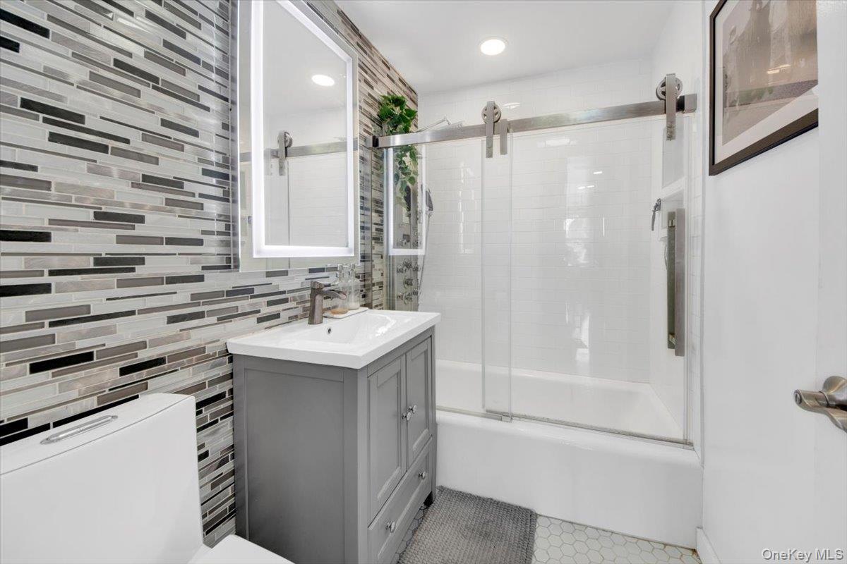 #5 photo, 610 Waring, ブロンクス区 Bronx , NY 10467