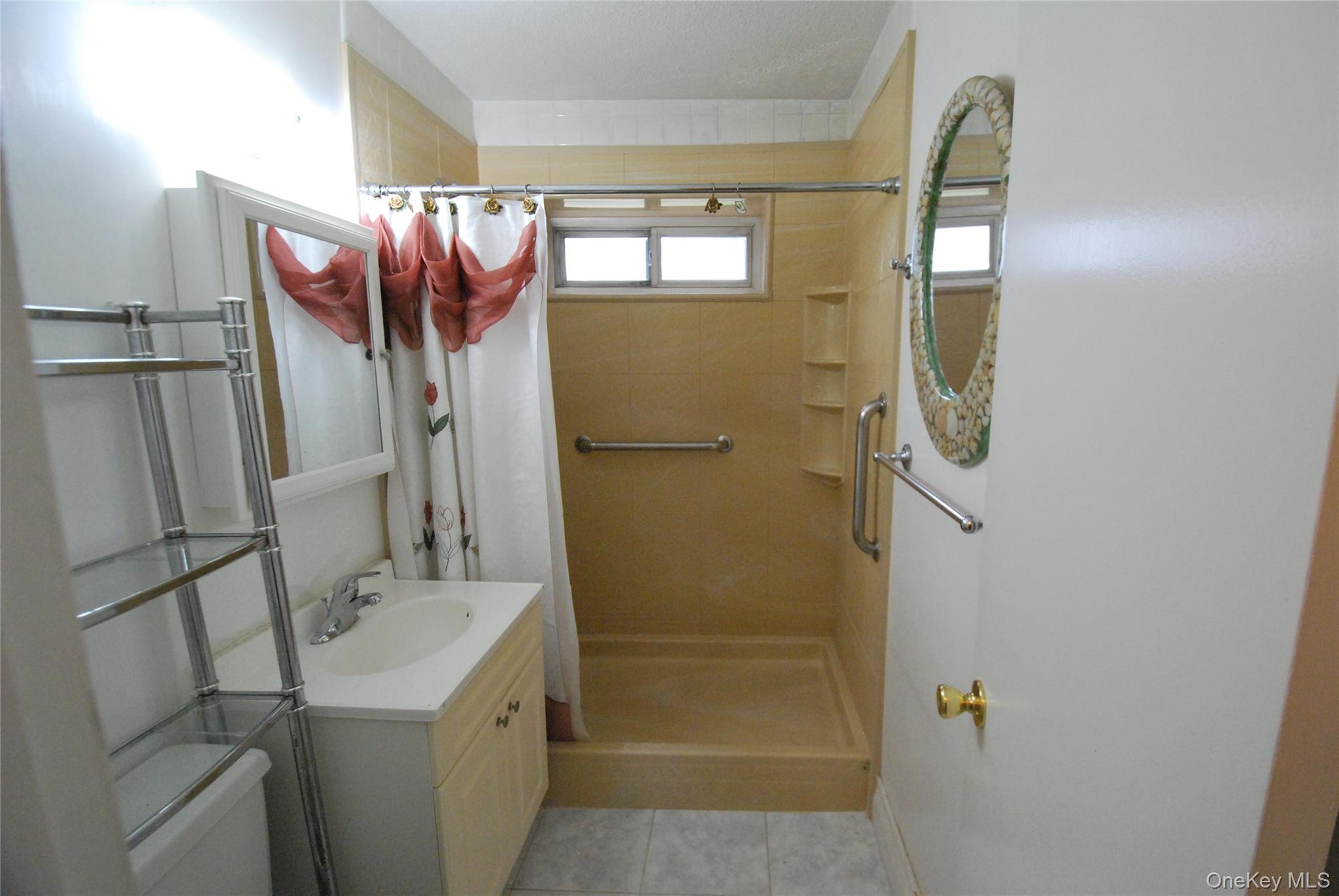 #18 photo, 1523 Central Park Avenue, Yonkers , NY 10710