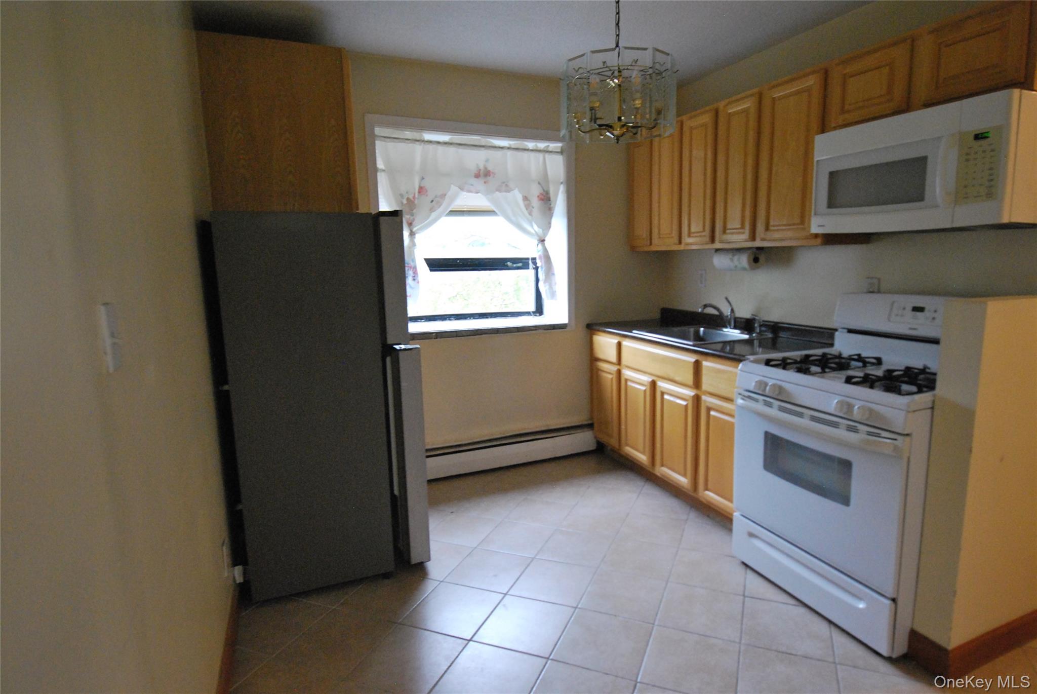 #3 photo, 1523 Central Park Avenue, Yonkers , NY 10710