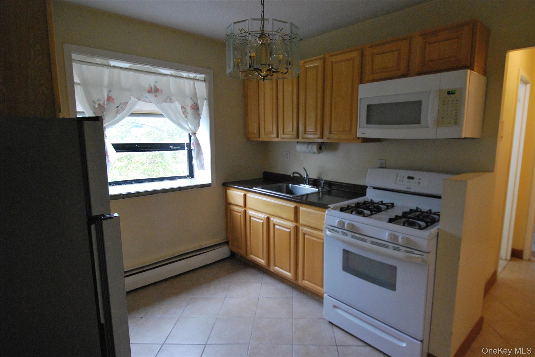 #4 photo, 1523 Central Park Avenue, Yonkers , NY 10710