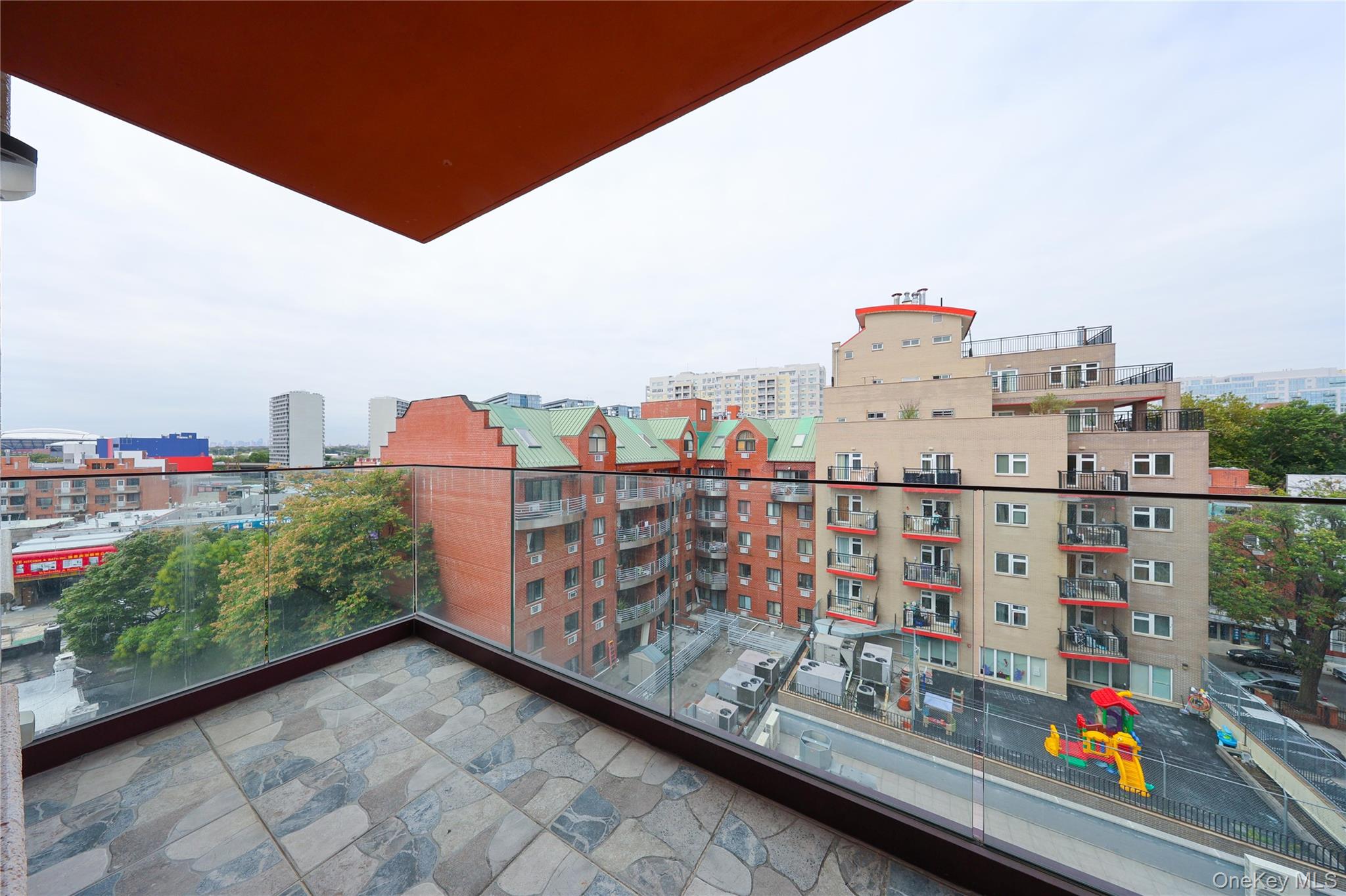 #11 photo, 13227 41st Road, クイーンズ区 Flushing , NY 11355