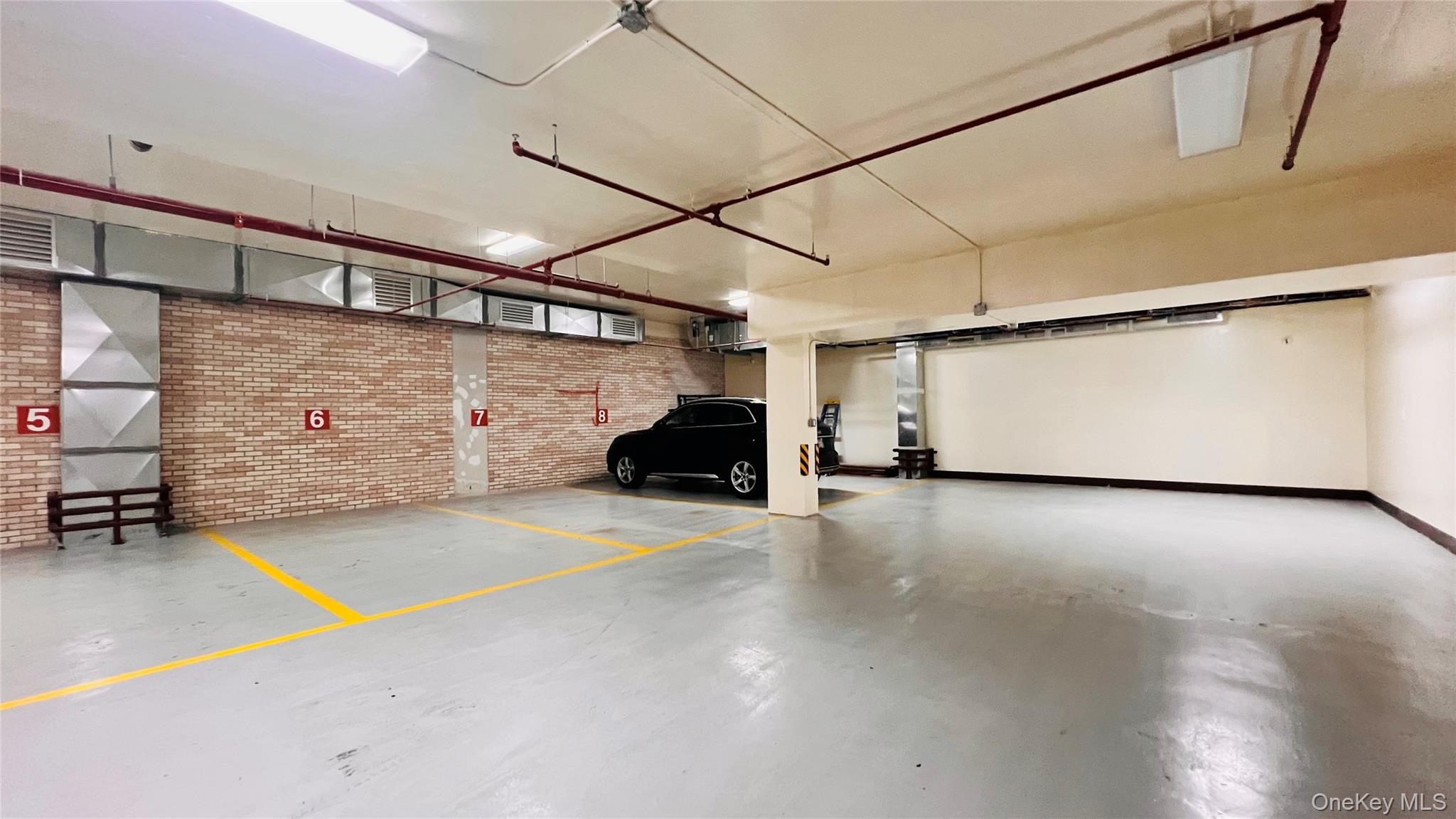 #13 photo, 13227 41st Road, クイーンズ区 Flushing , NY 11355