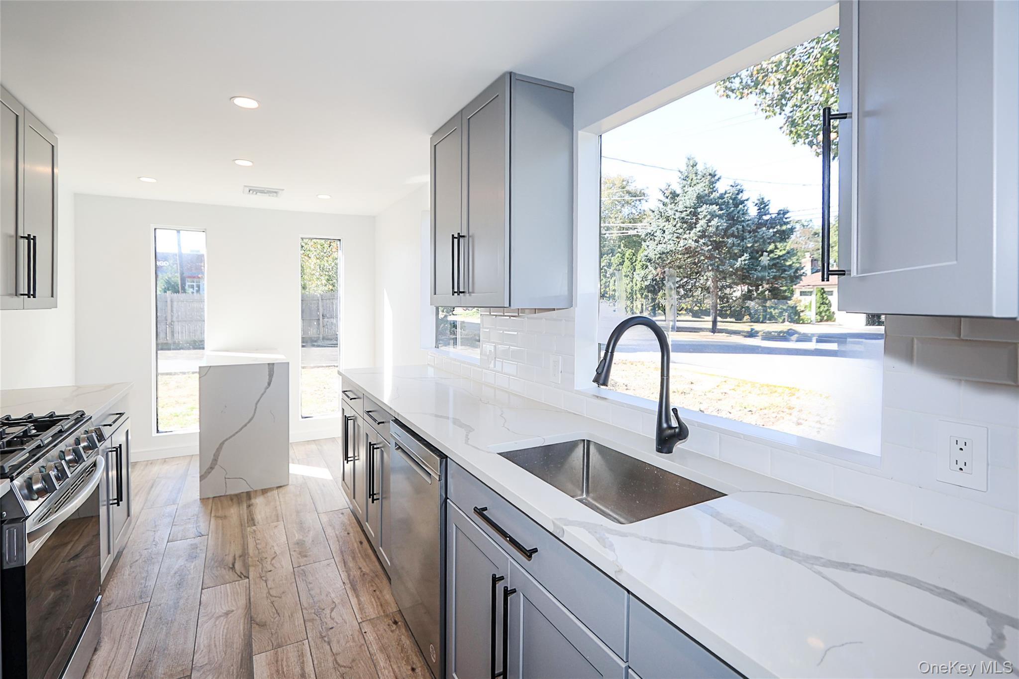 #3 photo, 2 Park Avenue, ナッソー郡 Greenvale , NY 11548