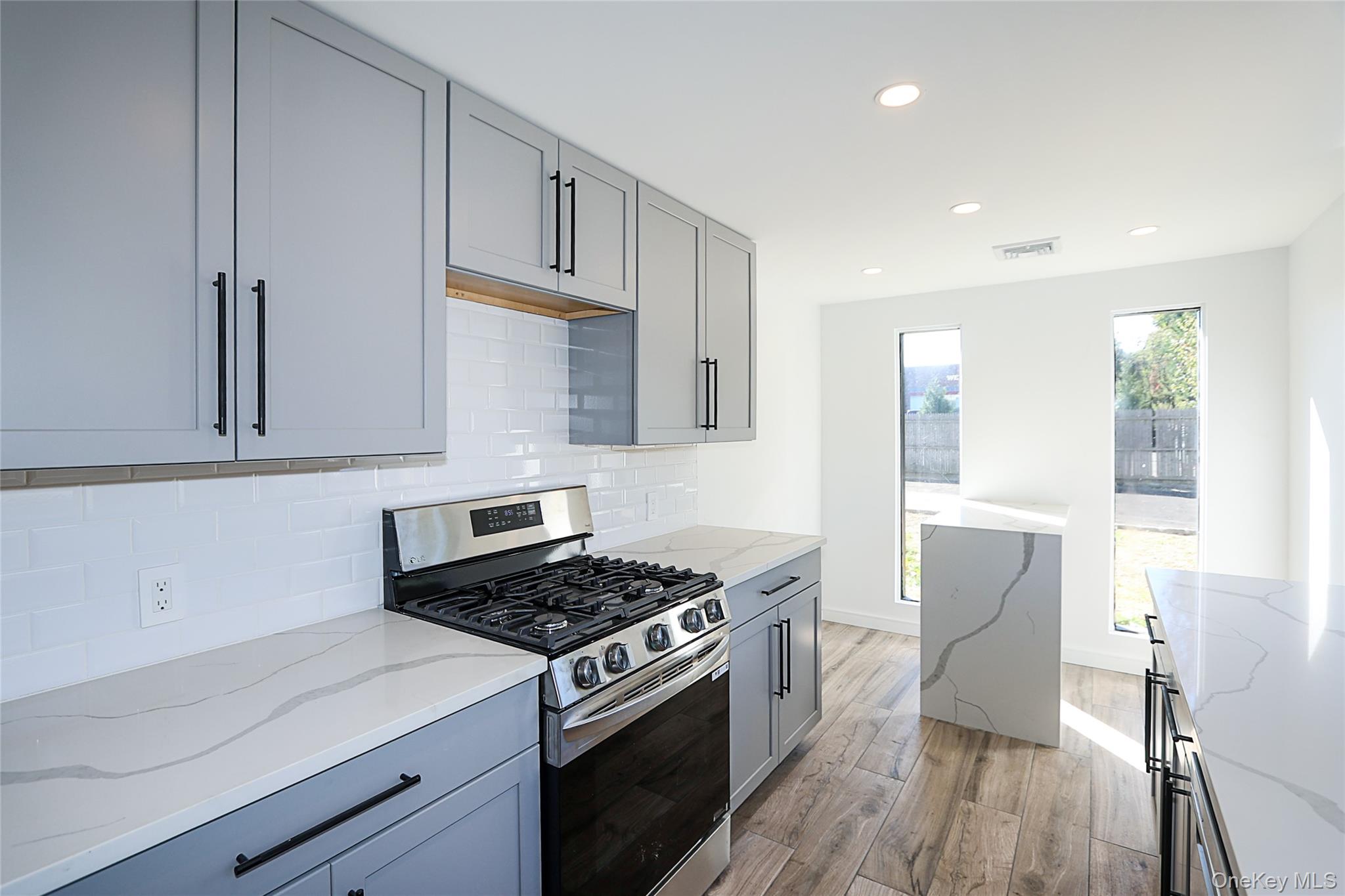 #5 photo, 2 Park Avenue, ナッソー郡 Greenvale , NY 11548