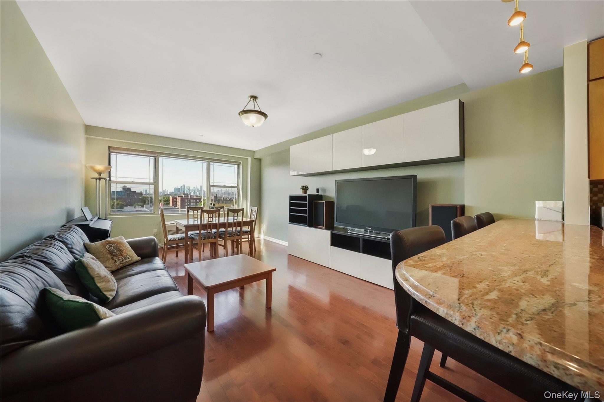 #8 photo, 40-40 75th Street, クイーンズ区 Jackson Heights , NY 11373