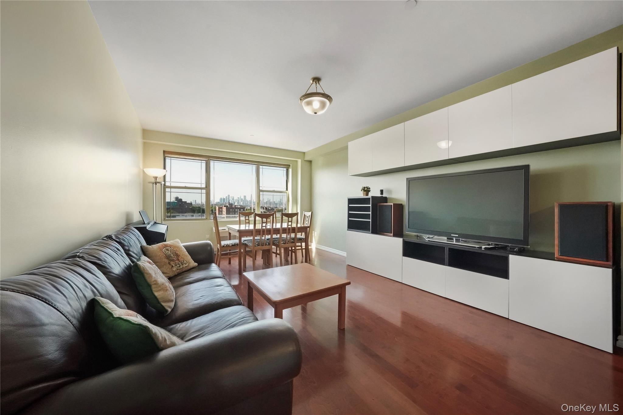 #9 photo, 40-40 75th Street, クイーンズ区 Jackson Heights , NY 11373