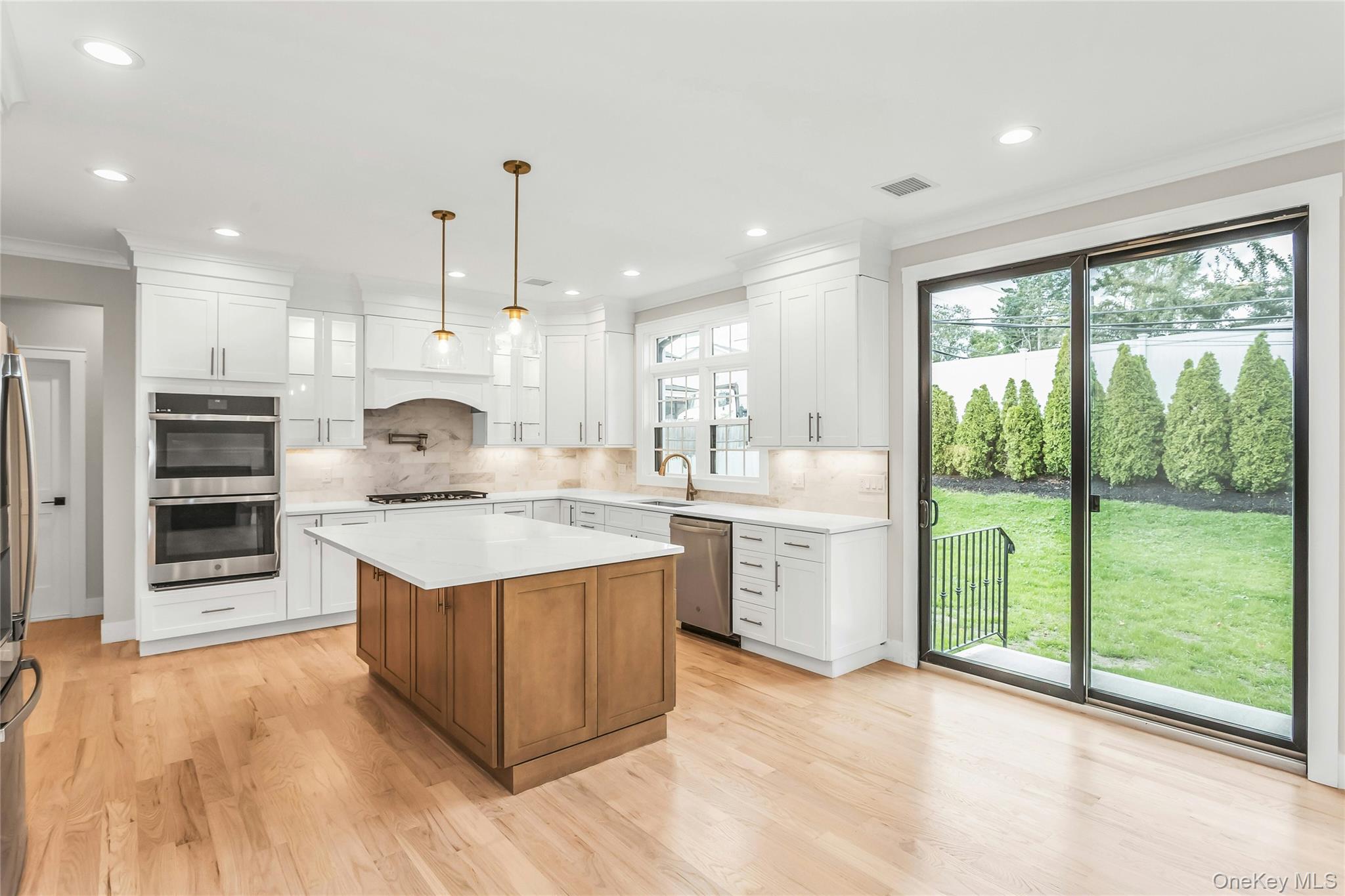 #11 photo, 22 Cheshire Avenue, Syosset , NY 11791