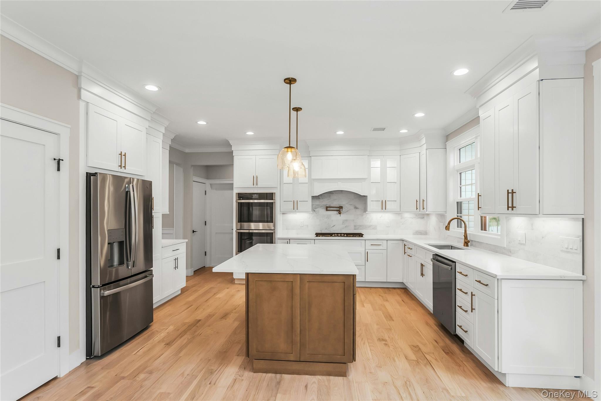 #14 photo, 22 Cheshire Avenue, Syosset , NY 11791