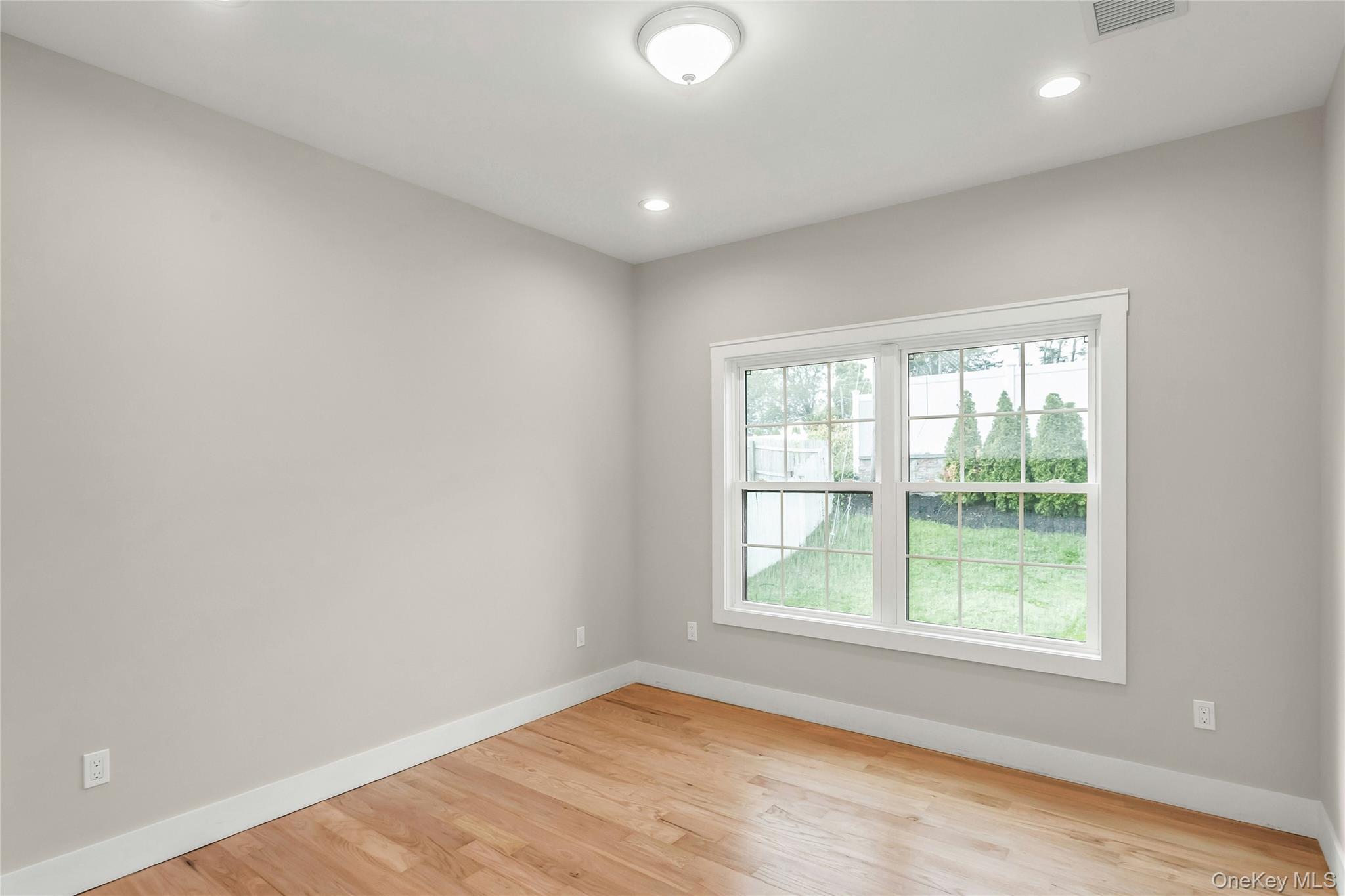 #18 photo, 22 Cheshire Avenue, Syosset , NY 11791