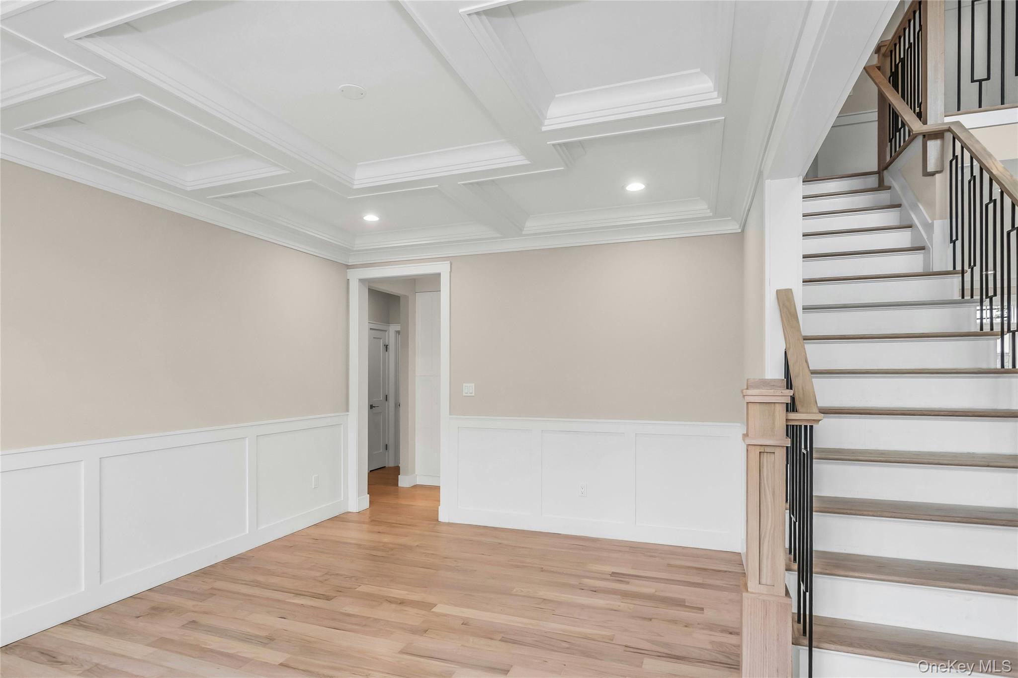 #6 photo, 22 Cheshire Avenue, Syosset , NY 11791