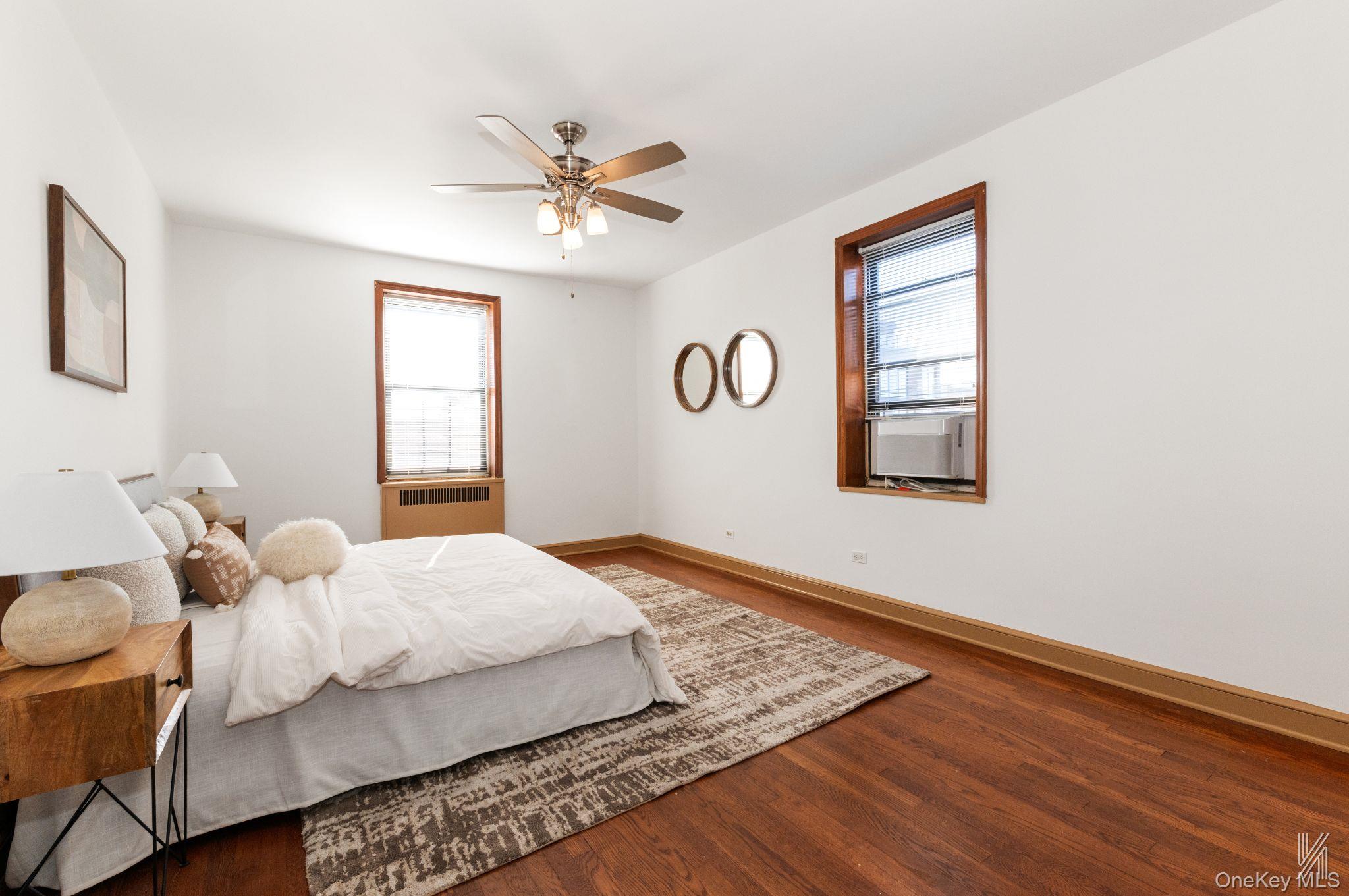 #11 photo, 25-40 31st Avenue, クイーンズ区 Astoria , NY 11106