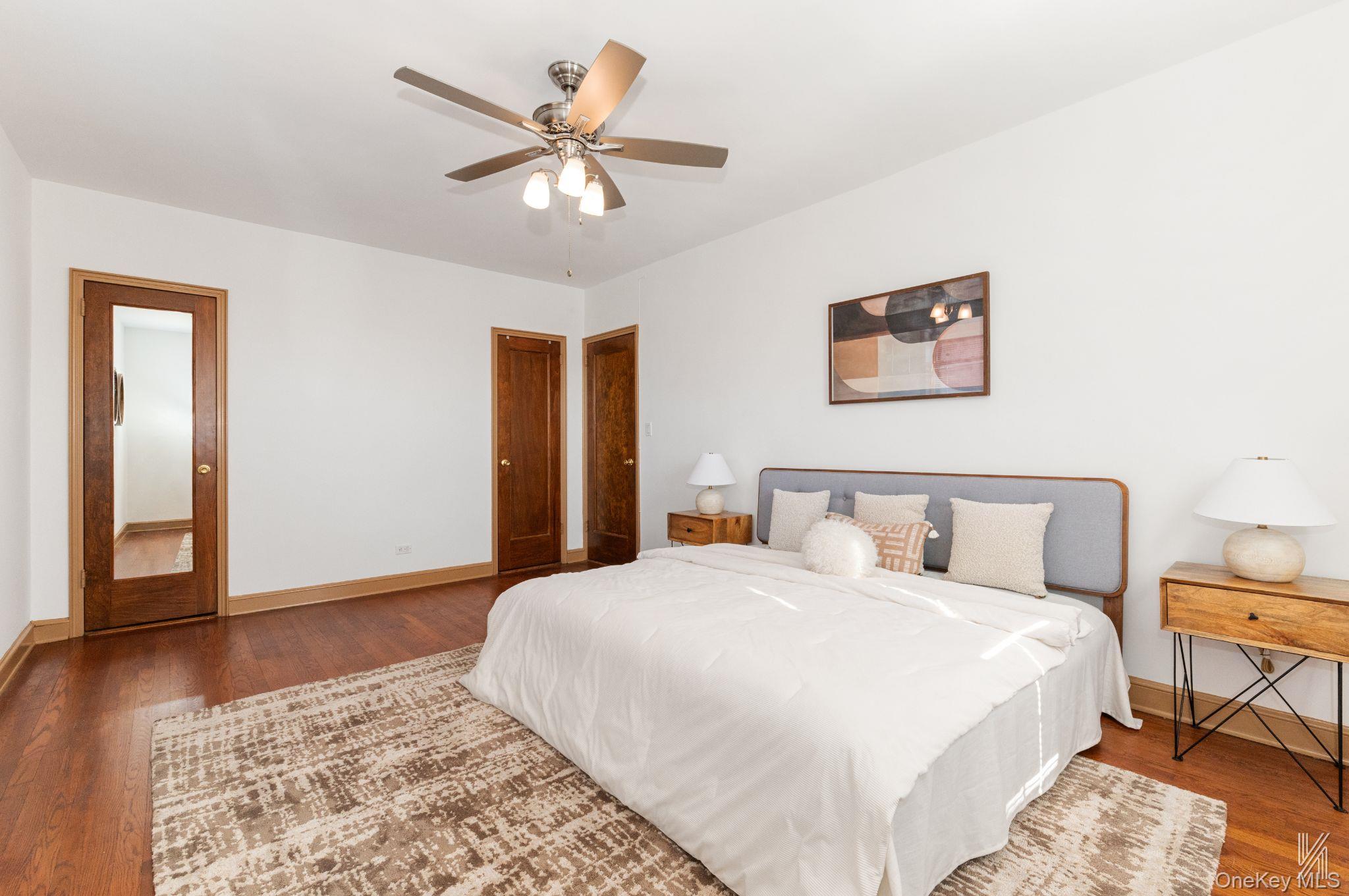 #13 photo, 25-40 31st Avenue, クイーンズ区 Astoria , NY 11106