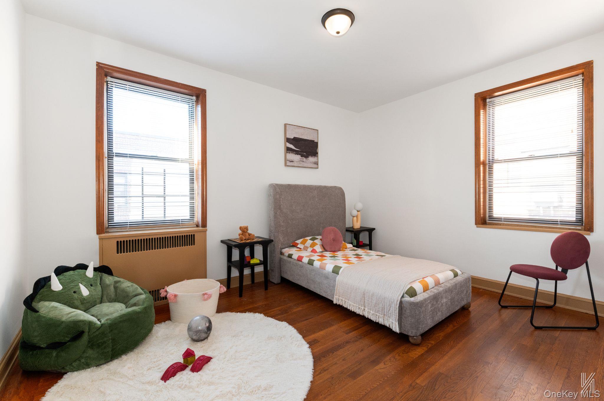 #14 photo, 25-40 31st Avenue, クイーンズ区 Astoria , NY 11106