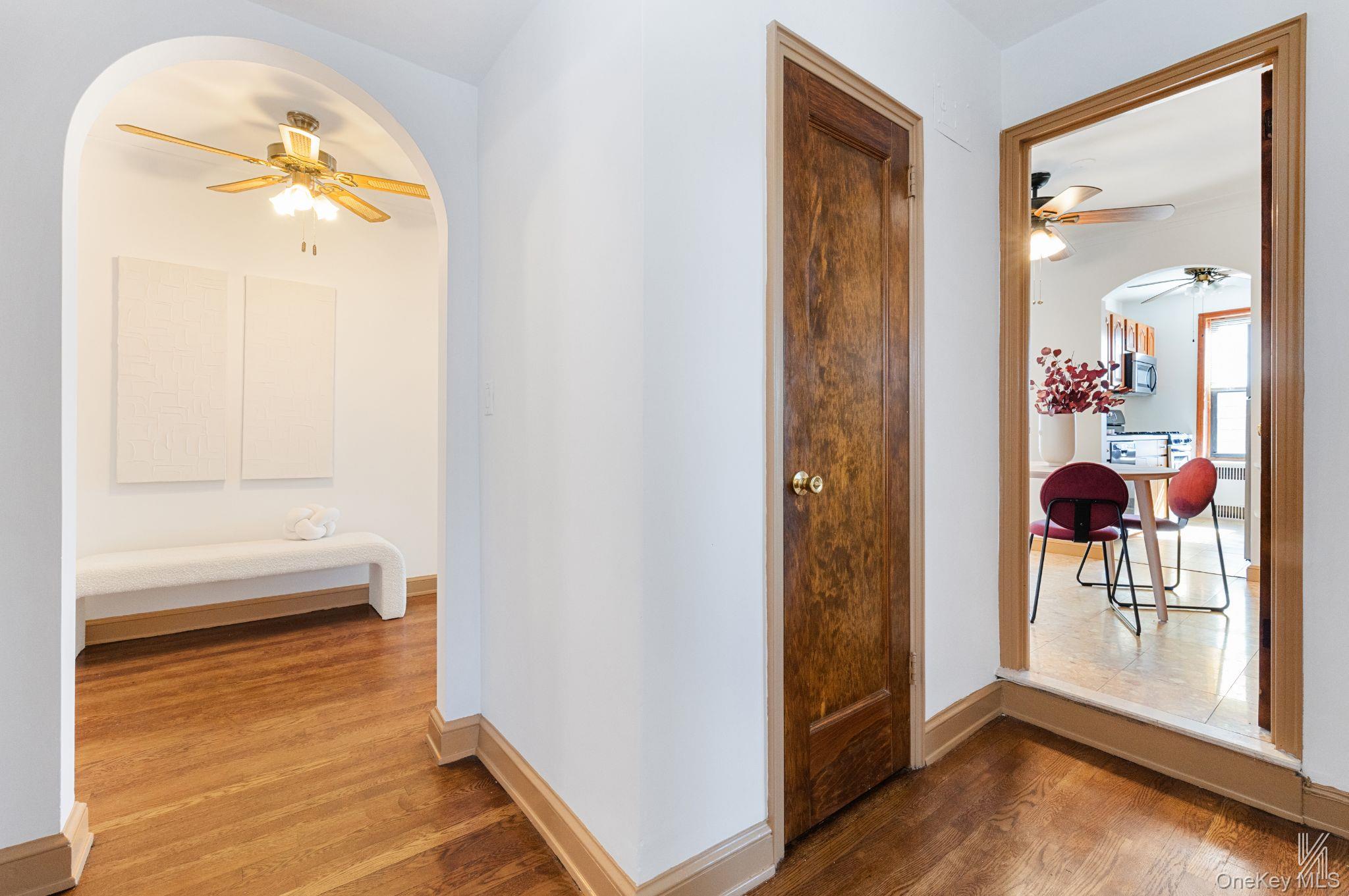 #16 photo, 25-40 31st Avenue, クイーンズ区 Astoria , NY 11106