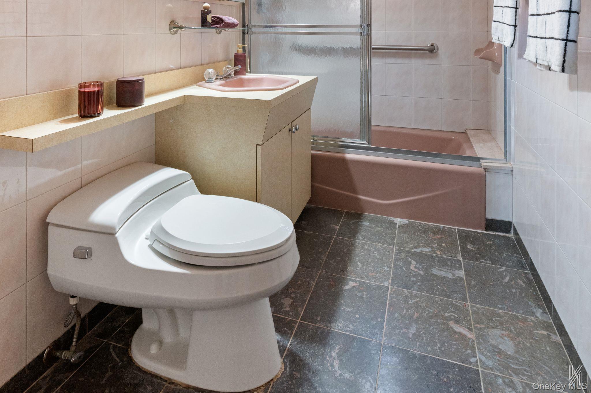 #18 photo, 25-40 31st Avenue, クイーンズ区 Astoria , NY 11106