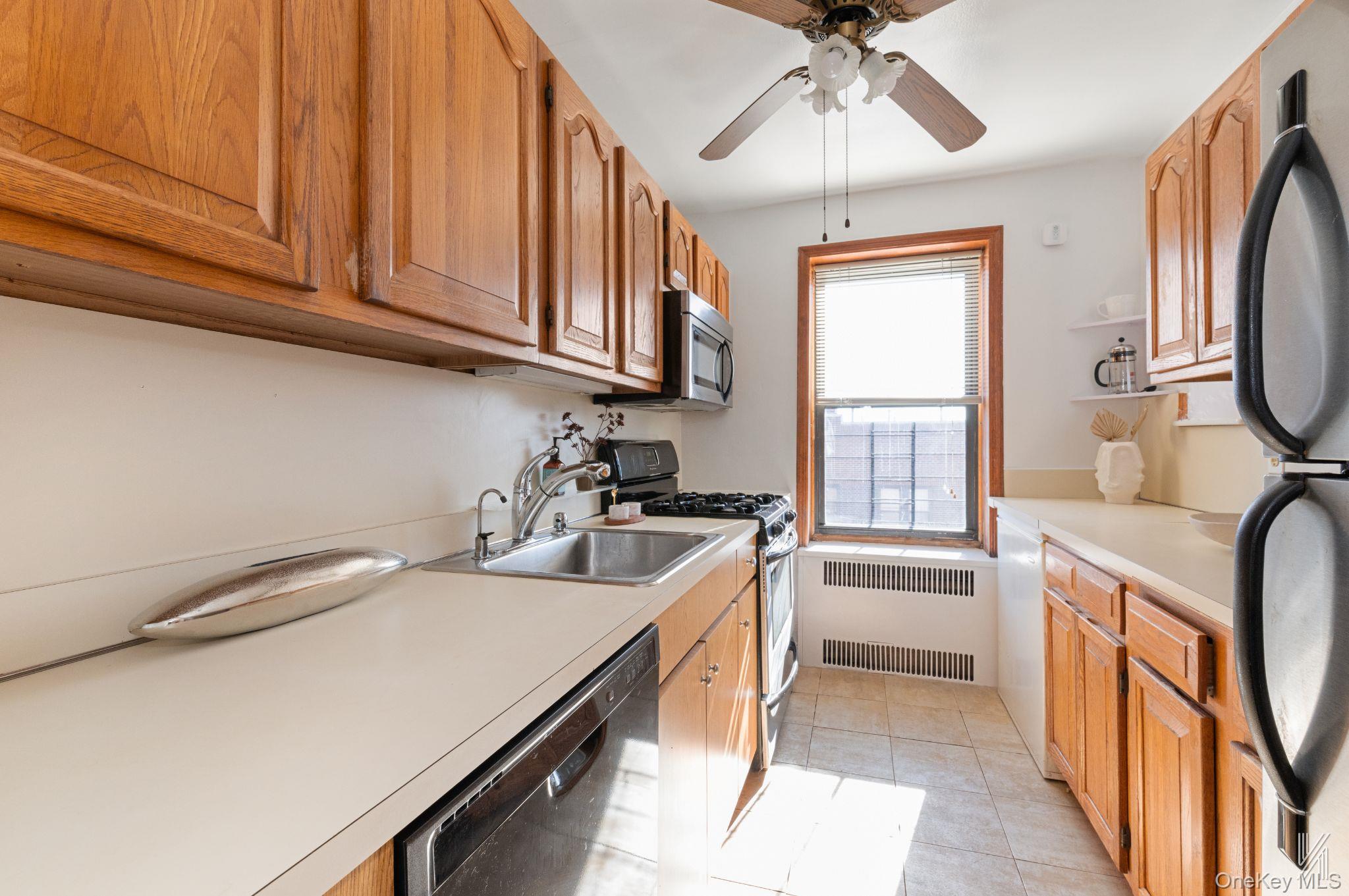 #9 photo, 25-40 31st Avenue, クイーンズ区 Astoria , NY 11106