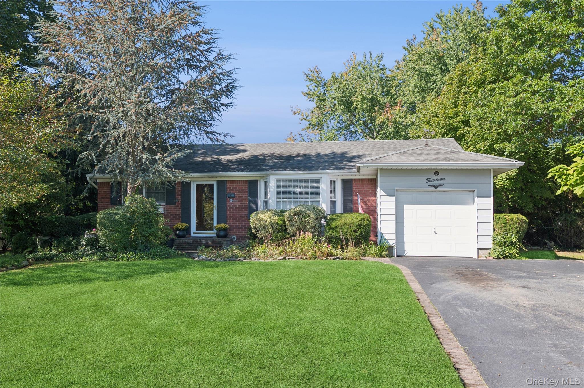 #1 photo, 14 Radburn Drive, サフォーク郡 Commack , NY 11725