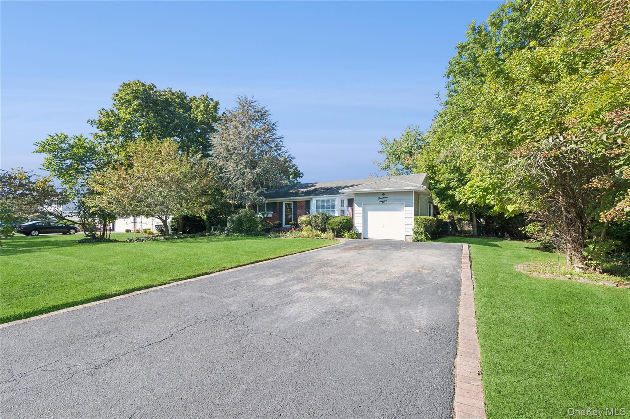 #2 photo, 14 Radburn Drive, サフォーク郡 Commack , NY 11725