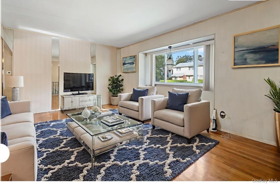 #4 photo, 330 Key Place, ナッソー郡 Jericho , NY 11753