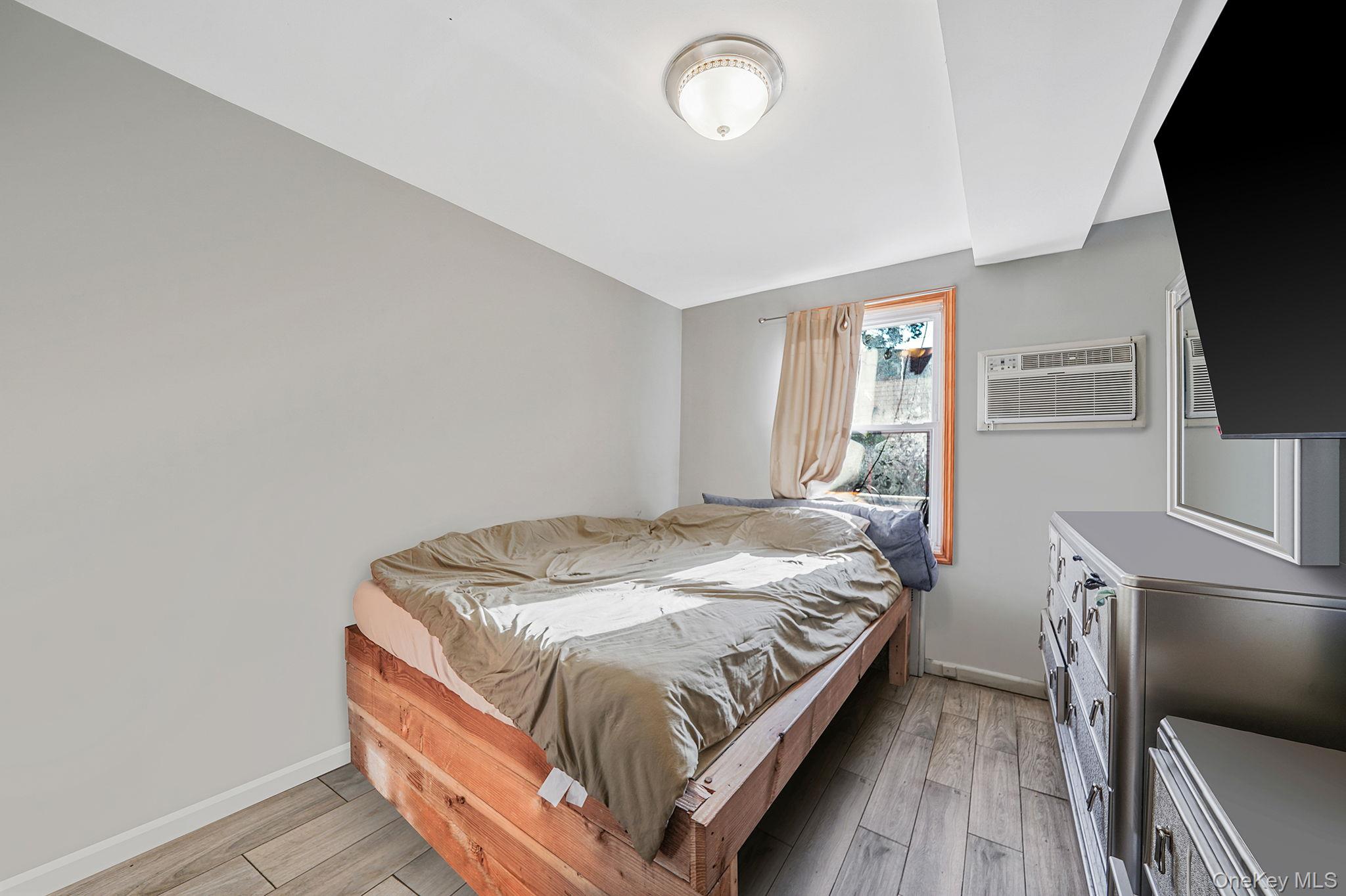 #11 photo, 9010 70th Drive, كوينز Forest Hills , NY 11375