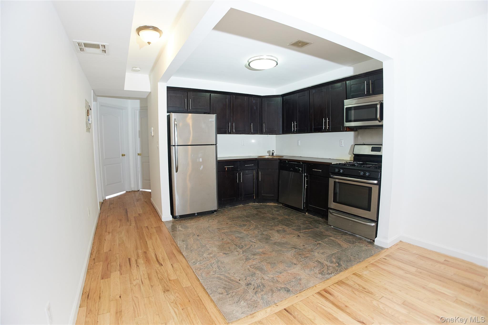 #10 photo, 1292 Saint Marks Avenue, ブルックリン区 Brooklyn , NY 11213