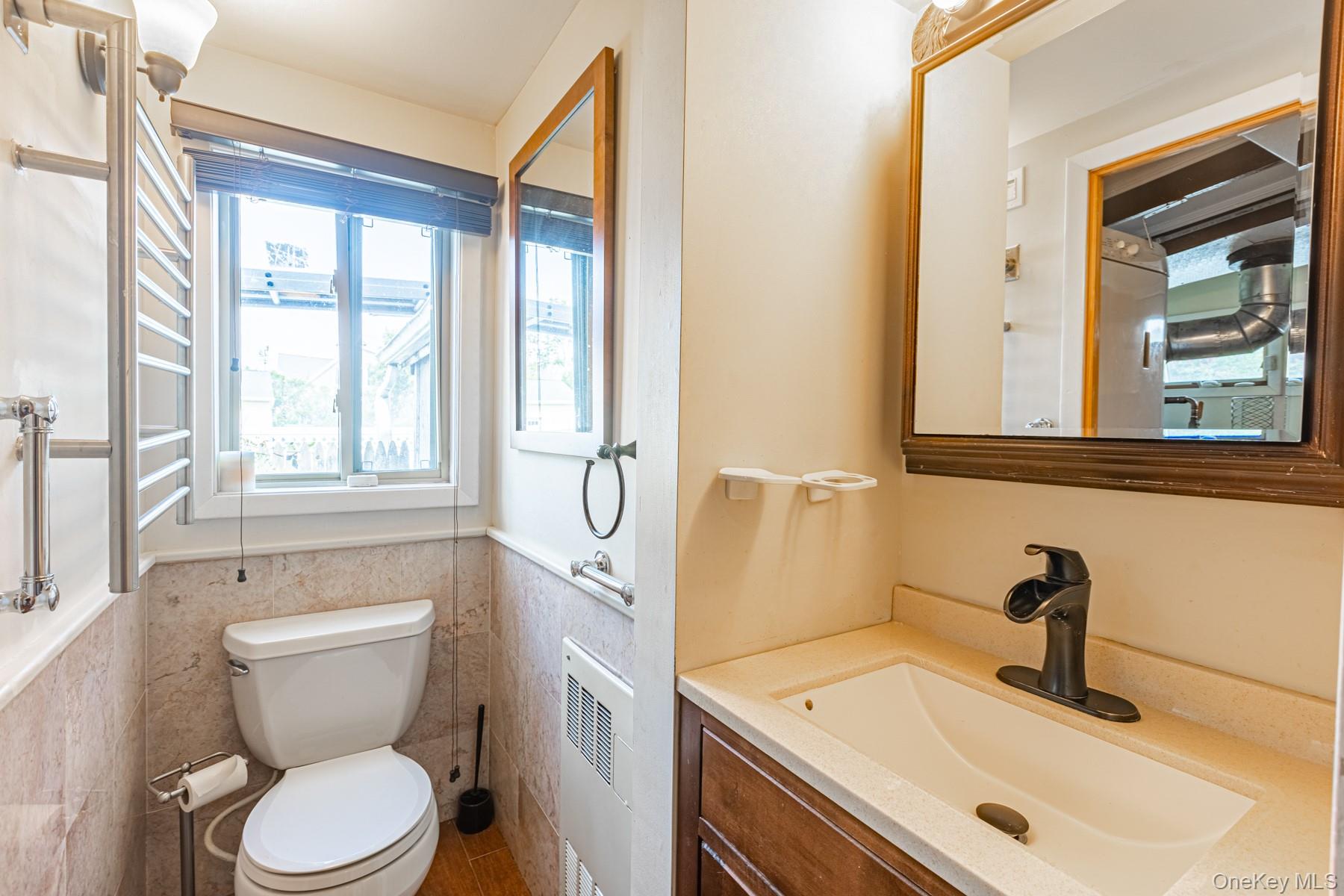 #13 photo, 97 Ocean Avenue, Bay Shore , NY 11706