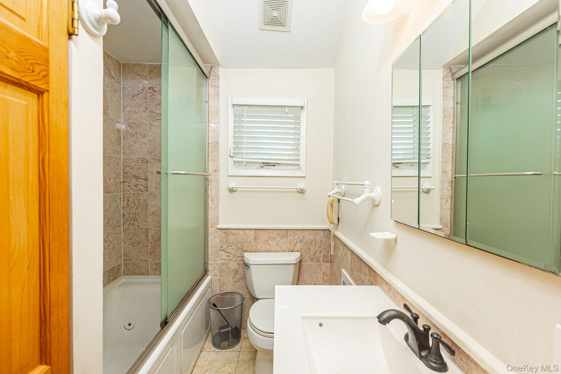 #14 photo, 97 Ocean Avenue, Bay Shore , NY 11706