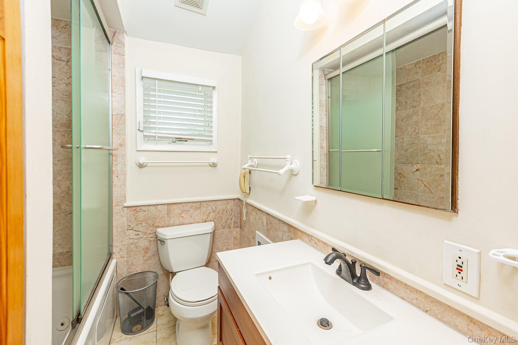 #15 photo, 97 Ocean Avenue, Bay Shore , NY 11706