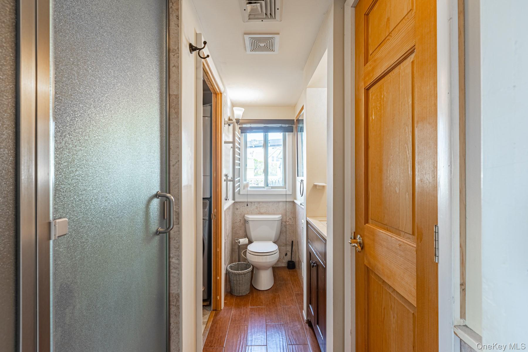 #16 photo, 97 Ocean Avenue, Bay Shore , NY 11706