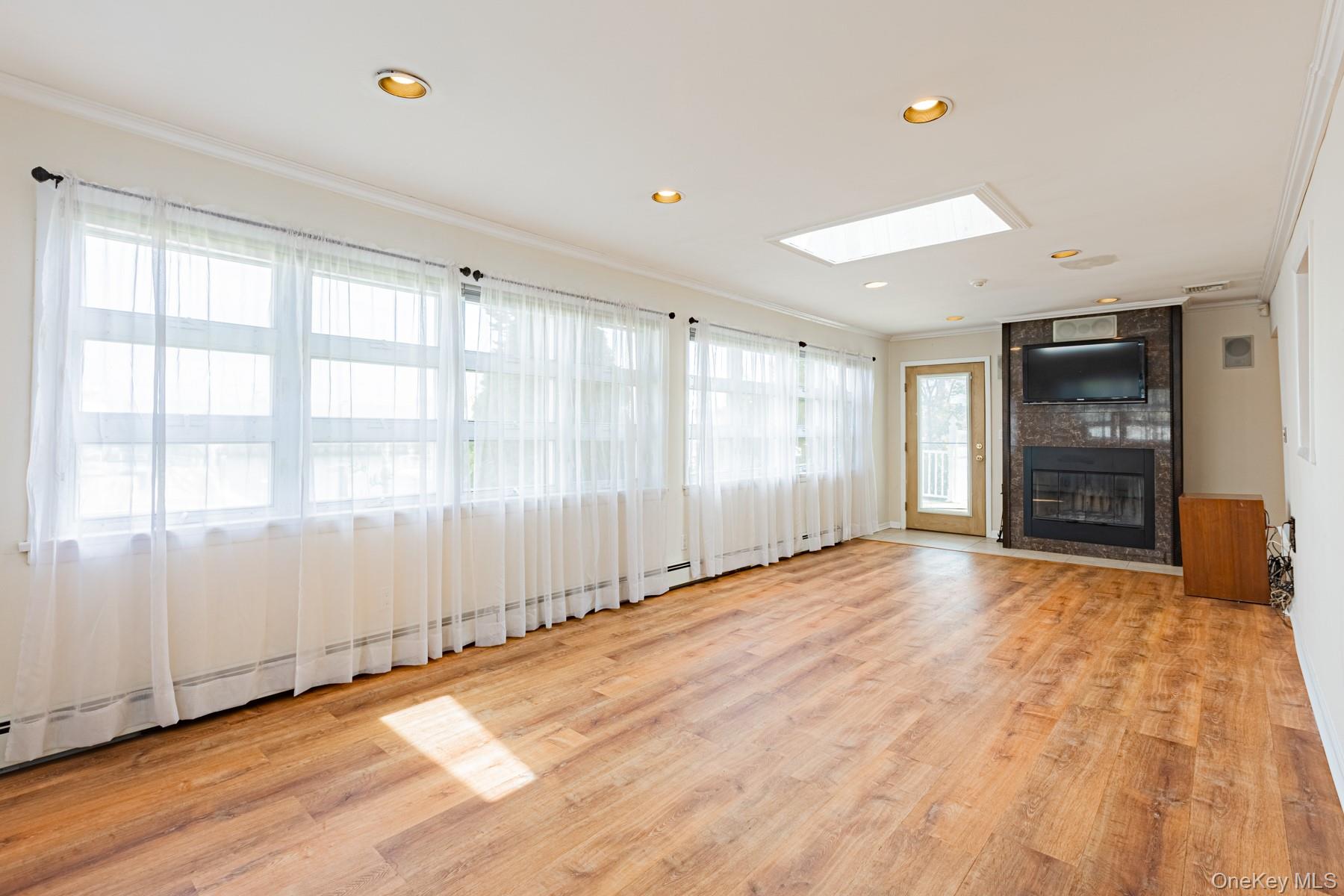 #4 photo, 97 Ocean Avenue, Bay Shore , NY 11706